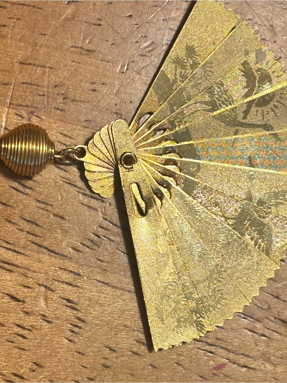 Gold tone open and close Fan pendant  -